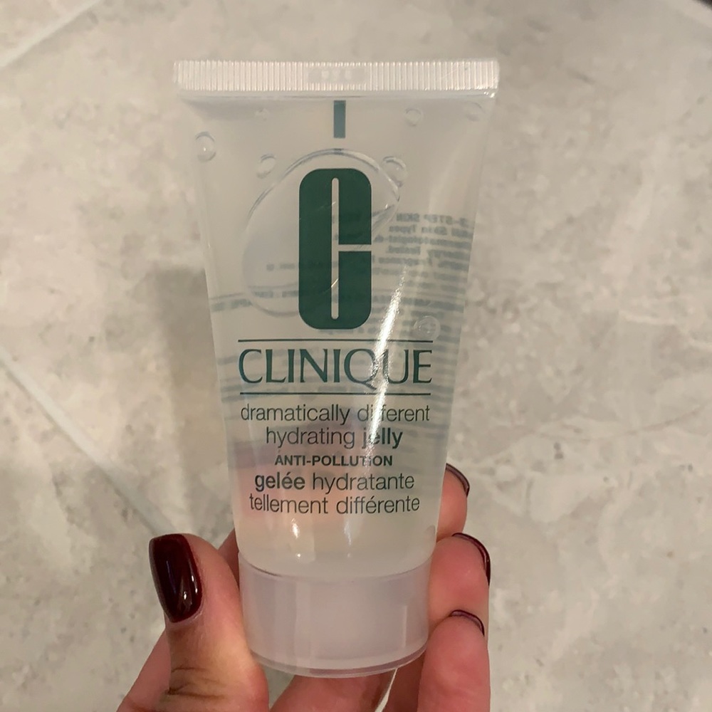 Clinique Dramatically Different Hydrating Jelly